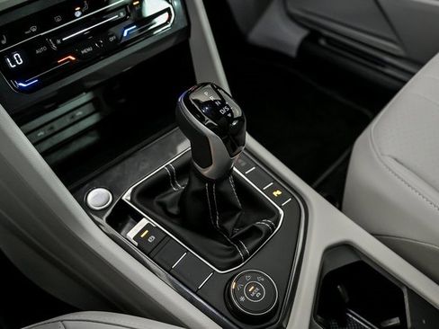 Certified 2024 Volkswagen Tiguan SE R-Line image 22