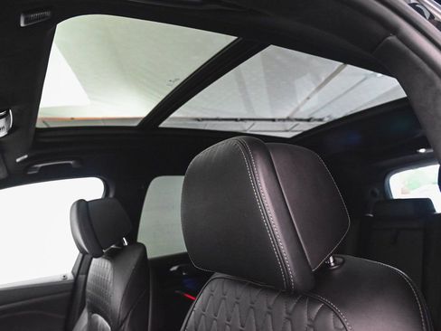 Used 2023 BMW X7 xDrive40i w/ M Sport Package image 32