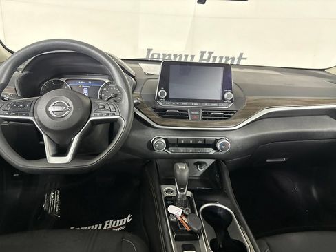 Used 2023 Nissan Altima 2.5 SV AWD/4WD image 23