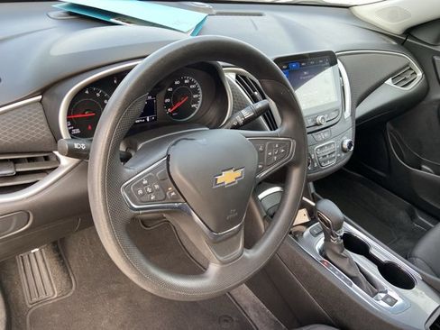 Used 2024 Chevrolet Malibu LT image 34