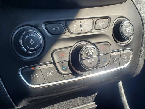 Used 2020 Jeep Cherokee Limited AWD/4WD image 21