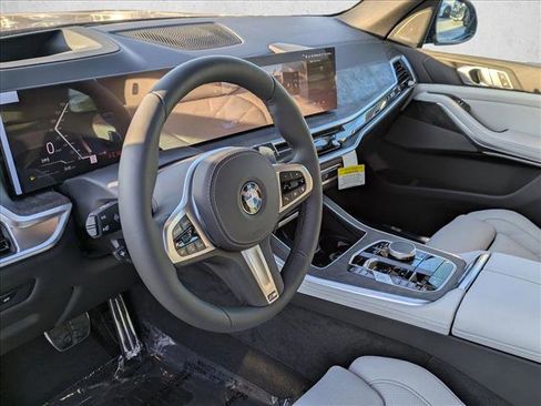 New 2026 BMW X5 xDrive40i w/ M Sport Package image 3