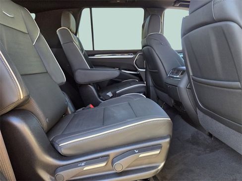 New 2026 Cadillac Escalade Luxury image 15