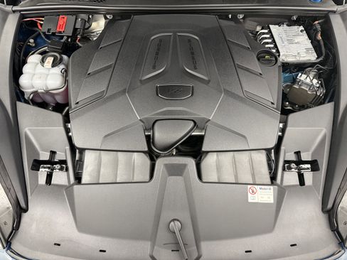 Certified 2024 Porsche Cayenne w/ Premium Package Plus (PFM) image 59