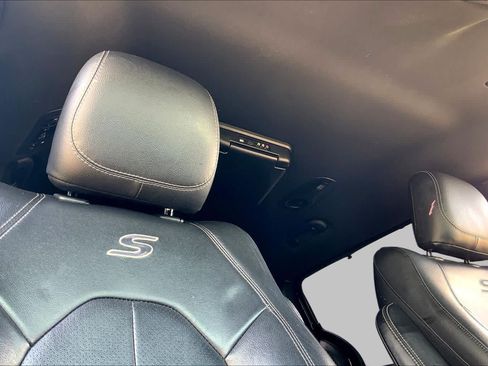 Used 2019 Chrysler Pacifica Touring-L w/ S Appearance Package FWD image 14