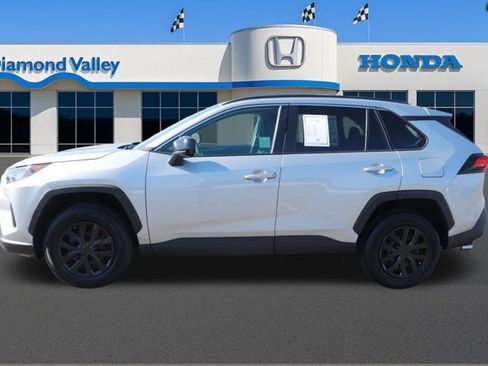 Used 2021 Toyota RAV4 LE image 8