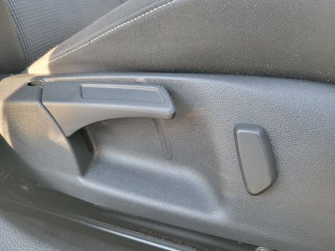 Used 2013 Volkswagen Golf TDI image 33