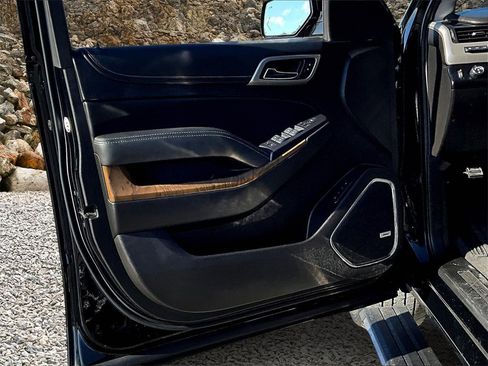 Used 2019 GMC Yukon XL Denali w/ Denali Ultimate Package image 22