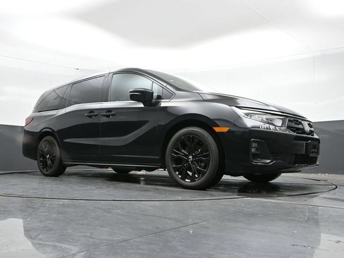 Used 2025 Honda Odyssey Sport-L image 46