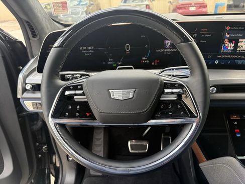Used 2026 Cadillac Vistiq Premium Luxury AWD/4WD image 15