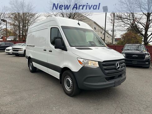 Used 2025 Mercedes-Benz Sprinter 2500 image 2