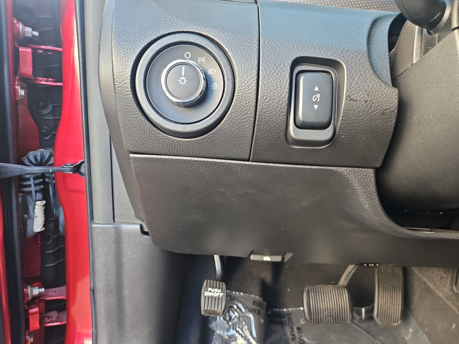 Used 2011 Ford Taurus SEL FWD image 31