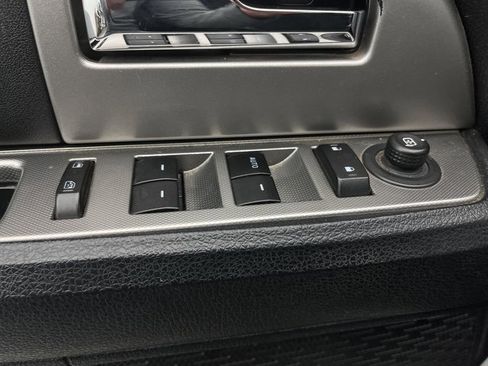 Used 2017 Ford Expedition XLT image 12