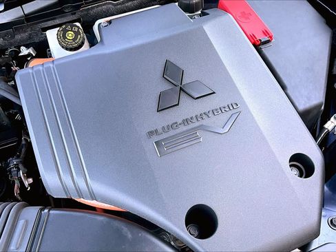 Used 2025 Mitsubishi Outlander SE AWD/4WD image 31