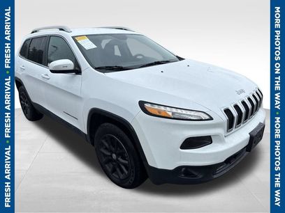 Used 2018 Jeep Cherokee Latitude w/ Cold Weather Group