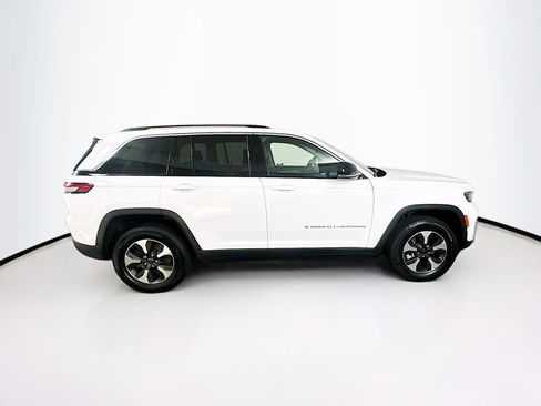 Used 2023 Jeep Grand Cherokee 4WD 4xe image 10