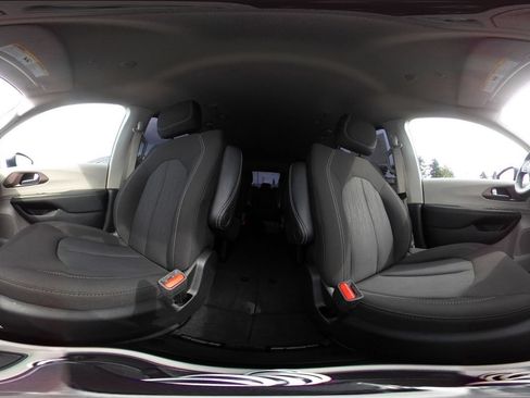 Used 2024 Chrysler Voyager LX FWD image 44