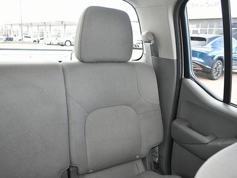 Used 2012 Nissan Frontier SV image 22