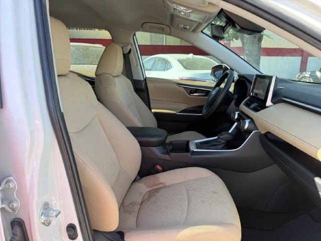 Used 2023 Toyota RAV4 XLE FWD image 28