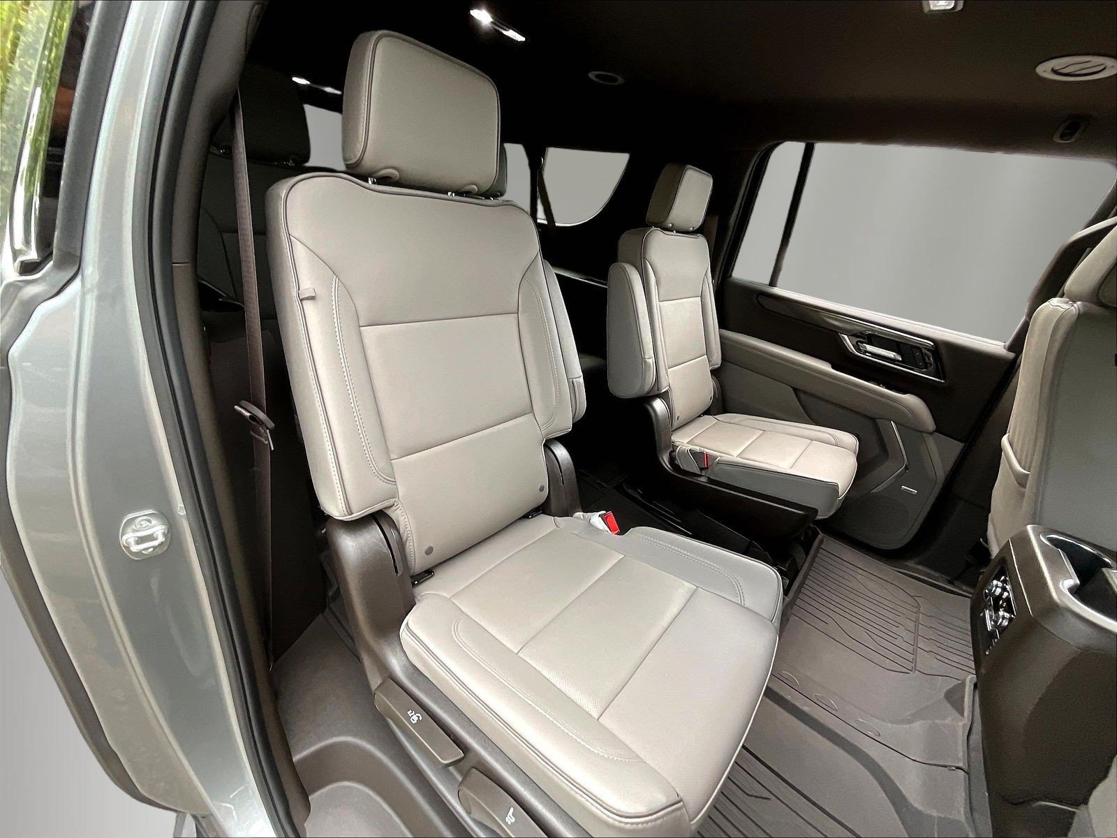 Used 2025 GMC Yukon XL Elevation w/ LPO, Floor Liner Package AWD/4WD image 27