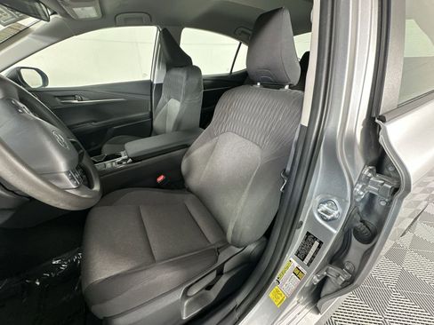 Used 2025 Toyota Camry LE FWD image 11