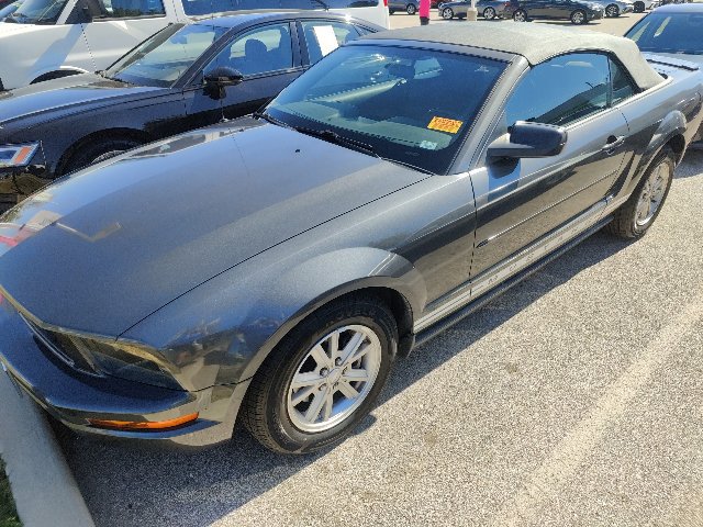 Used 2008 Ford Mustang Premium RWD image 3