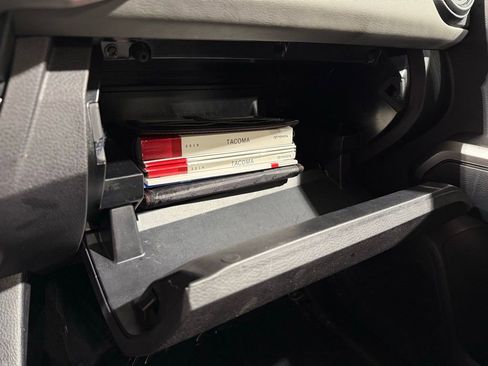 Certified 2019 Toyota Tacoma SR5 image 26