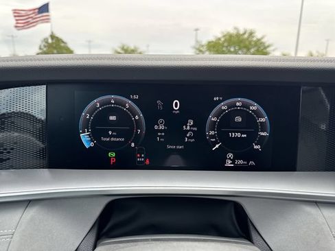 New 2026 Volkswagen Tiguan SE AWD/4WD image 11