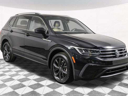Used 2024 Volkswagen Tiguan SE FWD image 10