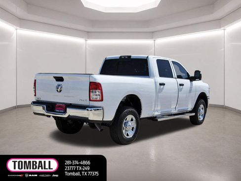Used 2024 RAM 2500 Tradesman w/ Chrome Appearance Group AWD/4WD image 7