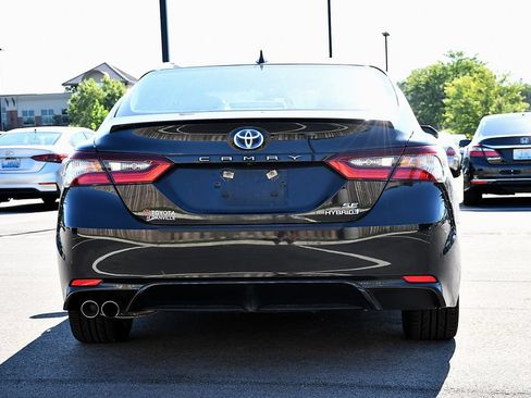 Used 2023 Toyota Camry SE w/ Cold Weather Package FWD image 6