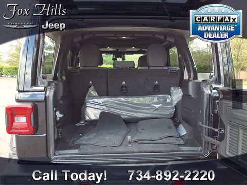 Used 2025 Jeep Wrangler Unlimited Sahara AWD/4WD image 10