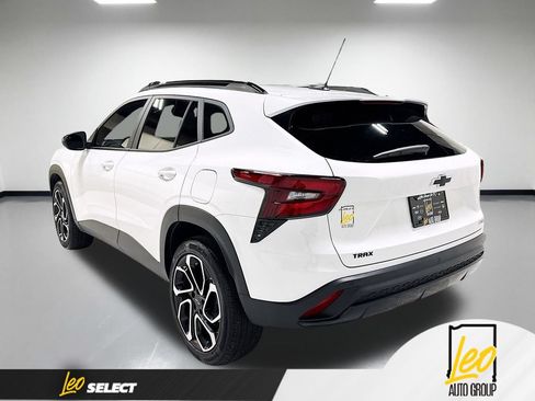 Used 2025 Chevrolet Trax RS w/ Driver Confidence Package FWD image 10