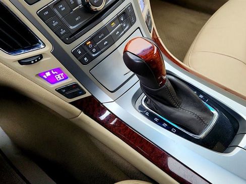 Used 2011 Cadillac CTS Luxury image 17