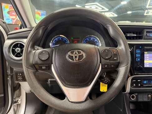 Used 2019 Toyota Corolla LE FWD image 10