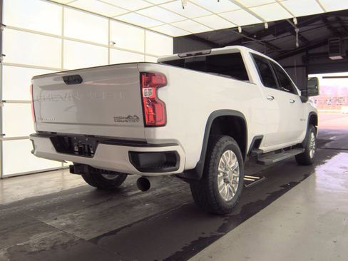 Used 2022 Chevrolet Silverado 2500 High Country w/ Safety Package II image 5