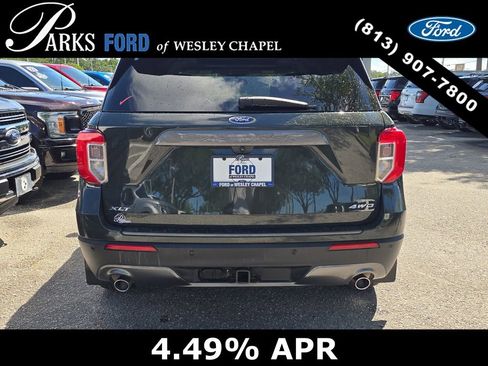 Used 2022 Ford Explorer XLT w/ Equipment Group 202A AWD/4WD image 5