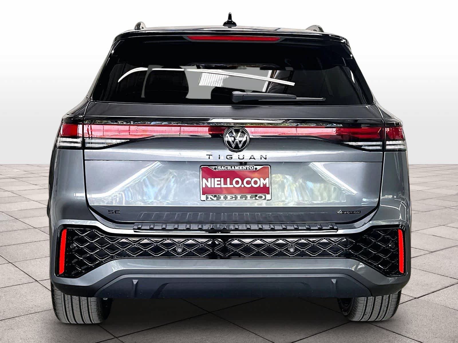 New 2026 Volkswagen Tiguan SE R-Line AWD/4WD image 4