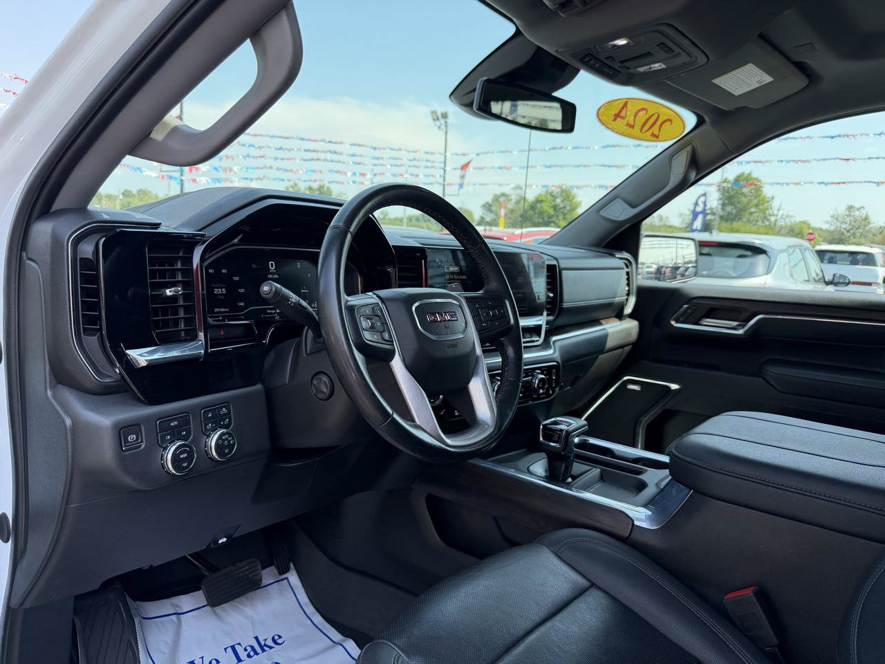 Used 2024 GMC Sierra 1500 SLT w/ SLT Premium Plus Package AWD/4WD image 15