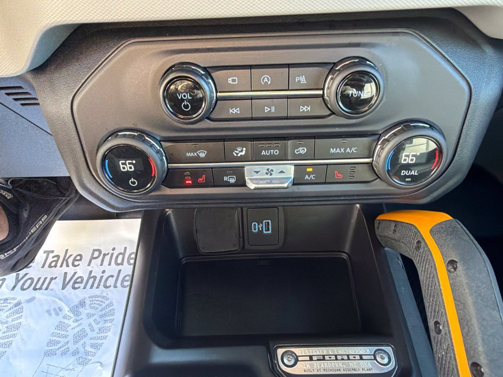 Used 2023 Ford Bronco Badlands w/ Sasquatch Package AWD/4WD image 38