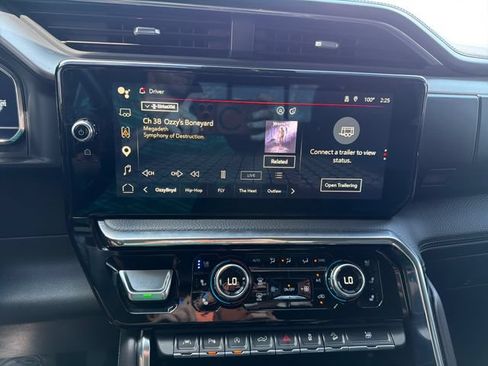 Used 2024 GMC Sierra 1500 Denali w/ Technology Package AWD/4WD image 19