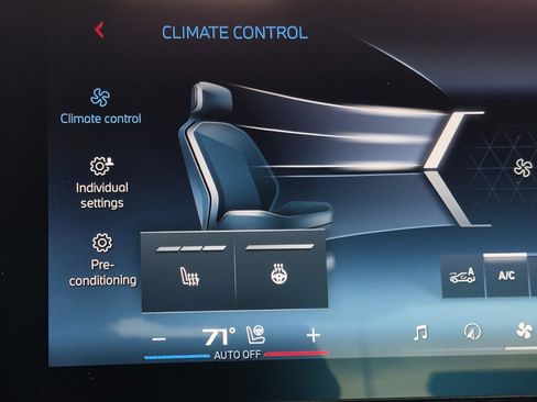 Certified 2025 BMW M240i Coupe w/ Premium Package image 20