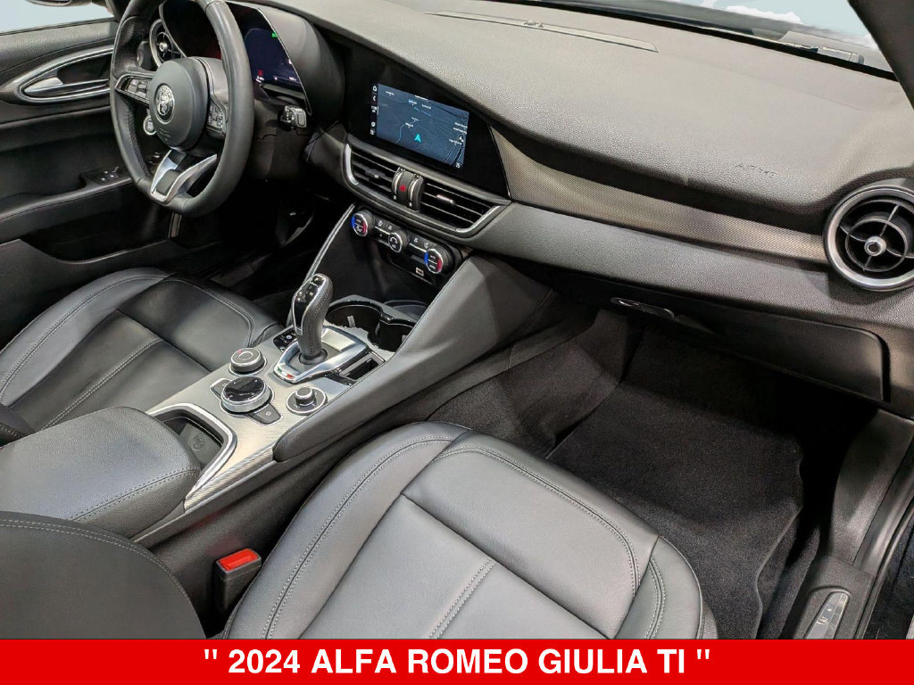 Used 2024 Alfa Romeo Giulia Ti AWD/4WD image 36