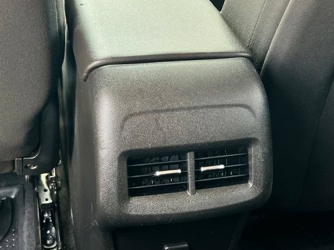 Used 2020 Chevrolet Equinox LT FWD image 23