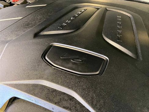 Certified 2024 Porsche Cayenne AWD/4WD image 33