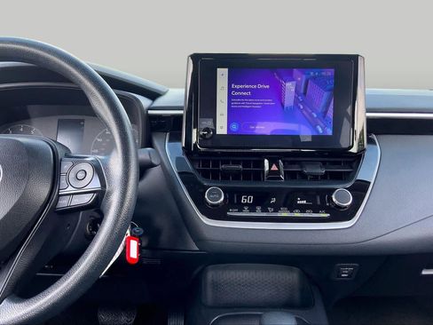 Used 2025 Toyota Corolla LE FWD image 7