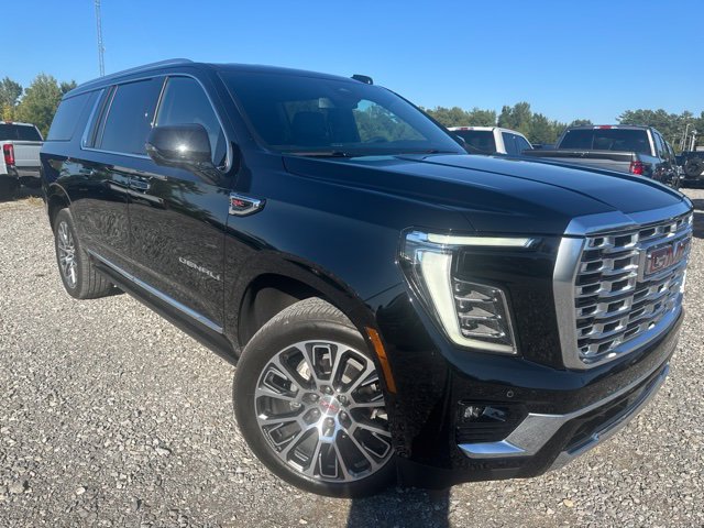 Used 2026 GMC Yukon XL Denali w/ Sun & Power Step Package RWD image 2