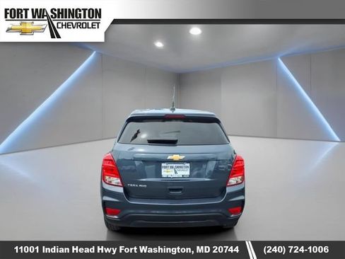 Used 2021 Chevrolet Trax LS w/ Tint and Cruise Package AWD/4WD image 4