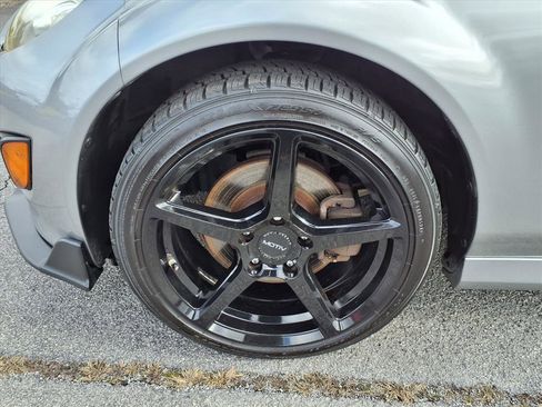 Used 2009 MAZDA MX-5 Miata Grand Touring w/ Premium Pkg image 4