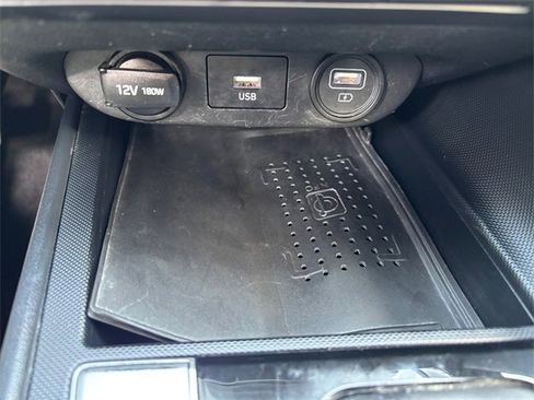 Used 2022 Hyundai Elantra Limited image 22